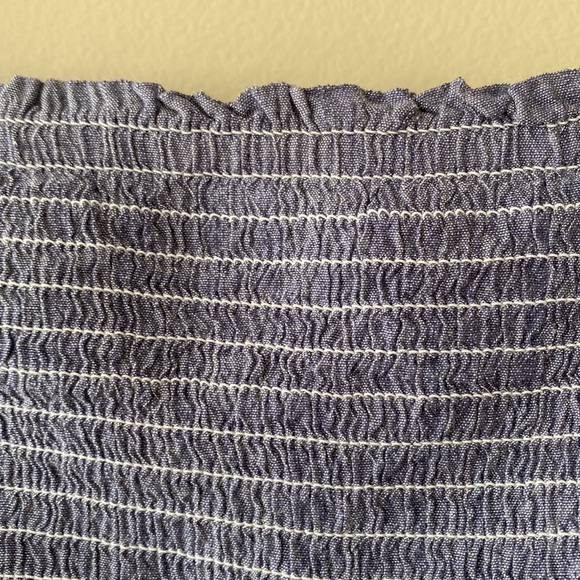 Old Navy Off the Shoulder Shirred Top - Picture 4 of 8